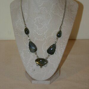 Cut and Polished Labradorite Stones Necklace in Metal Setting B-174